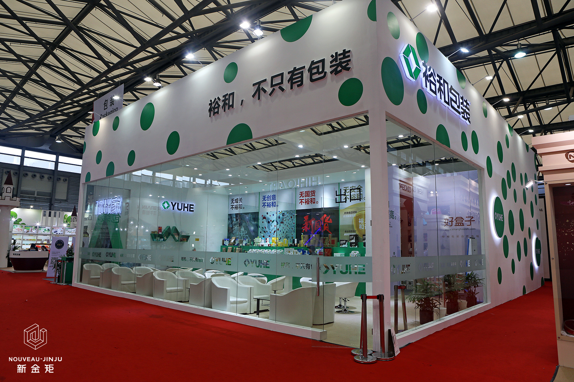 驚艷全場！這個展位堪稱藝術(shù)與企業(yè)的完美結(jié)合！